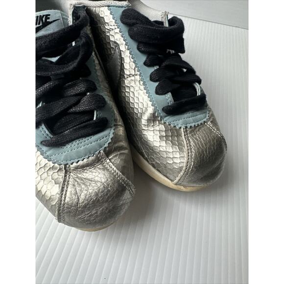 NIKE Women's Classics Cortez Metallic Silver Python Sneaker Sz 7 - Picture 8 of 16
